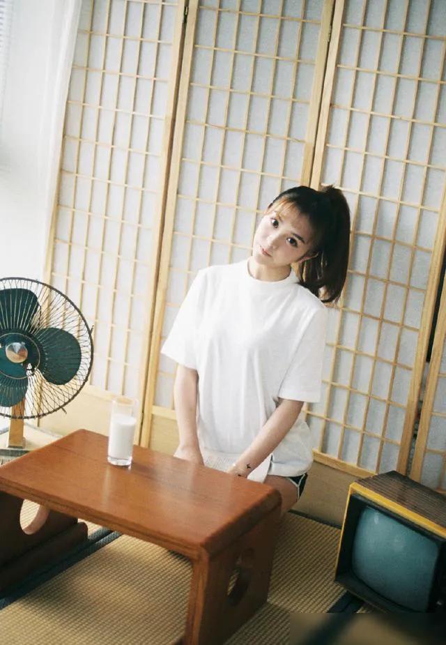 田曦薇 “童颜巨乳”,高中时期的照片曝光!
