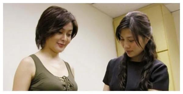 实地探访!成都私人影院美女陪看可亲嘴摸胸可过夜,都是00后!