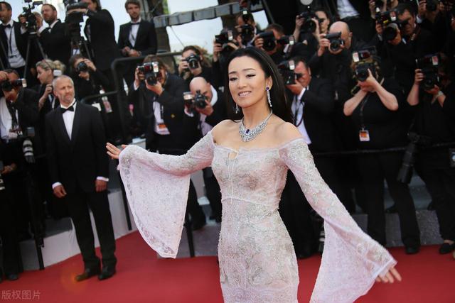 “土妹”陈婷:18岁跟了张艺谋,无名无分伺候11年,现终于成赢家