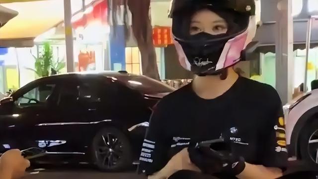 19岁机车女网红去世,目击者曝光细节,现场惨烈,喜欢穿丝袜飙车