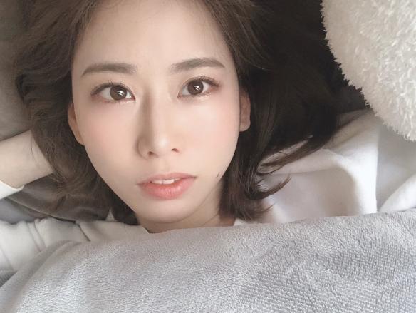 丰满车灯夺人眼球!日本正妹偶像 奥津マリリ 美照赏