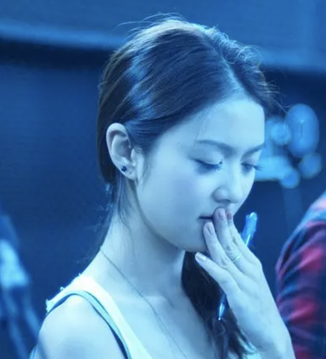 叶璇“变脸”?6位港风女神容颜大改:有的圆脸变尖脸,有的脸僵