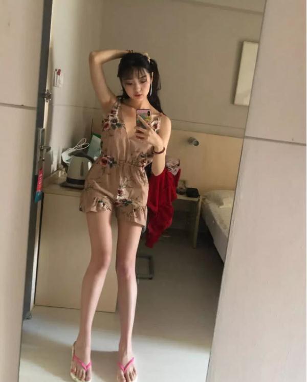 《快乐星球》中女神长大了,一转眼成为大美女,冰柠檬美到认不出
