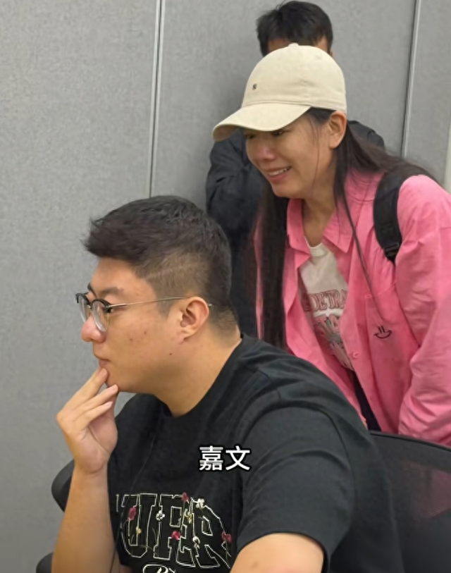 26岁外卖听障小伙第一次听到妈妈的声音,网红博主助力人工耳蜗