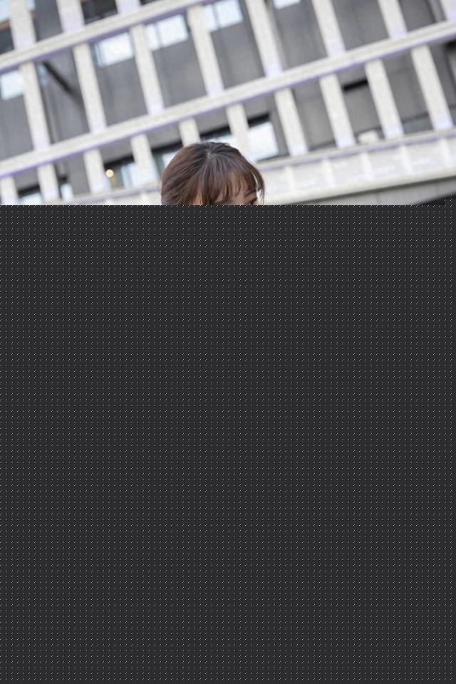【黑裙诱惑】陆萱萱化身美女保安,紧身黑丝尽显优雅气质