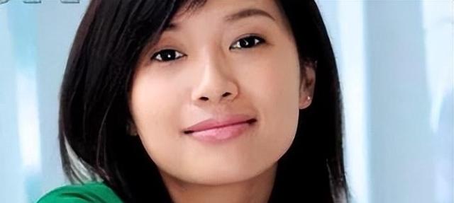 抽烟成瘾的六位女明星,个个都是老烟民,刘亦菲14岁就会抽烟了