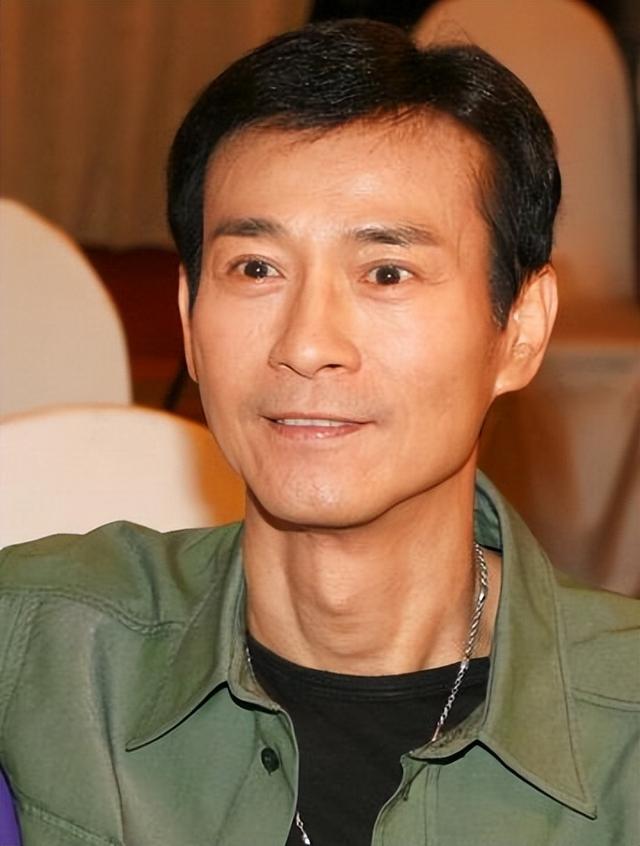 终究是物是人非!前港姐李珊珊患病多年,如今身材臃肿仍单身