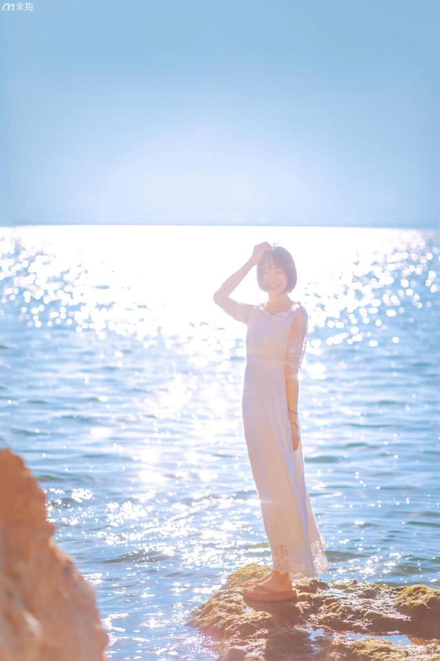 洱海边的白裙蕾丝少女,被网友誉为清纯女神
