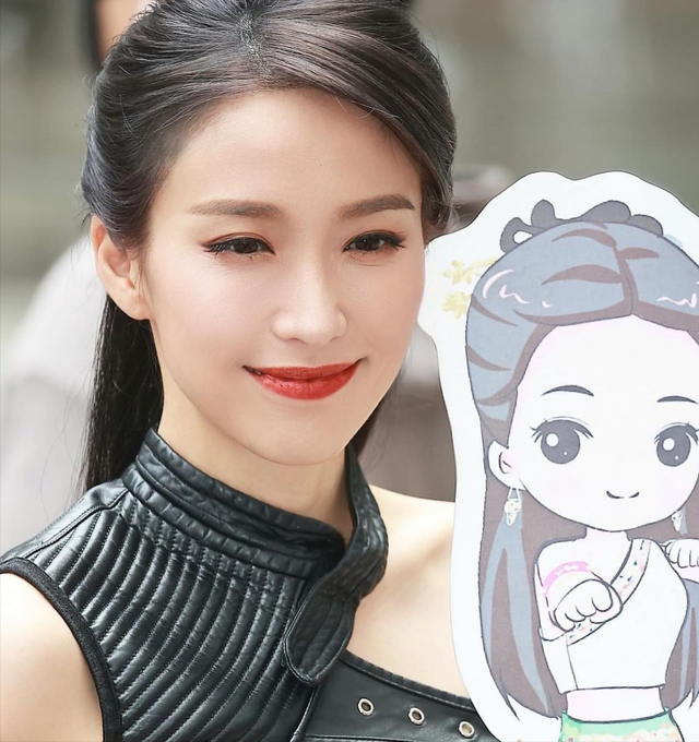 TVB人气女星不慎走光!露出肉色打底,美貌明艳动人却不受高层捧