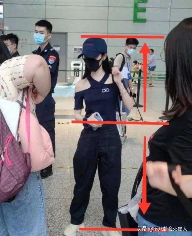 赵丽颖的副乳,杨幂的扁屁股,鞠婧祎的腿,女明星的身材也很真实