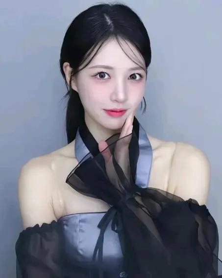 韩国啦啦队网红美女LeeHoZeong身材确实很出色