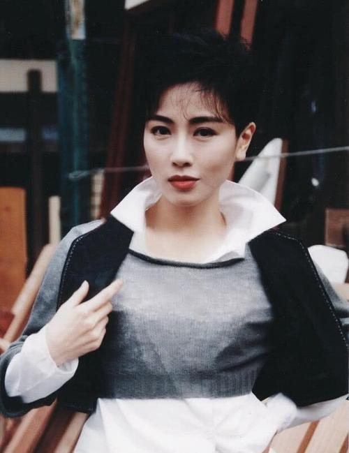 “短发女神”袁洁莹的香艳情史,和她的出道经历