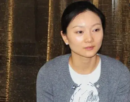 “土妹”陈婷:18岁跟了张艺谋,无名无分伺候11年,现终于成赢家