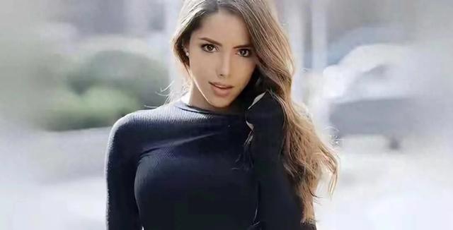 大毒枭私生活:选美皇后沦为情妇,疯狂追求大胸美女并让她们丰胸