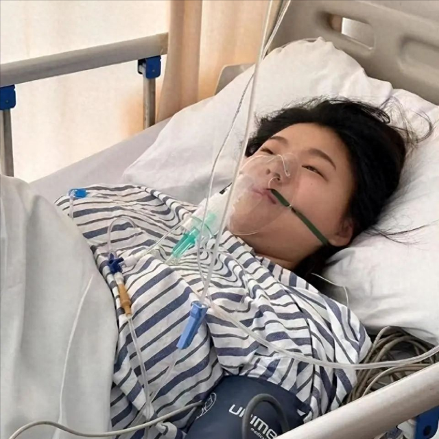 吴艳妮又被骂了,黑丝写真曝光,明明身材有料,奈何P图手段过分
