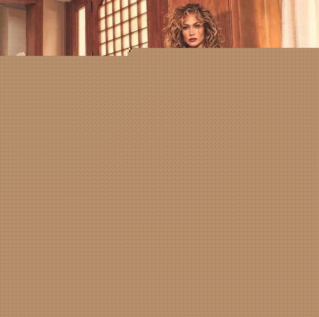 Jennifer Lopez 全裸拍新歌封面,这身材51岁?