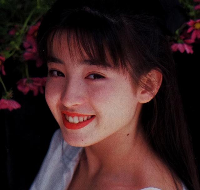 日本女神,17岁拍全裸写真,34岁嫁豪门19年不生子仍被宠上天
