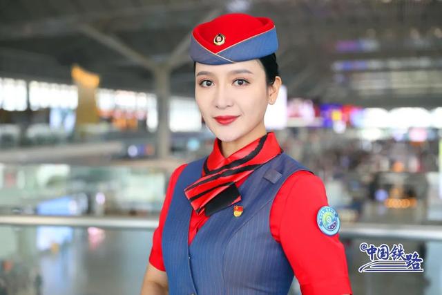 乘务员小姐姐换制服啦!