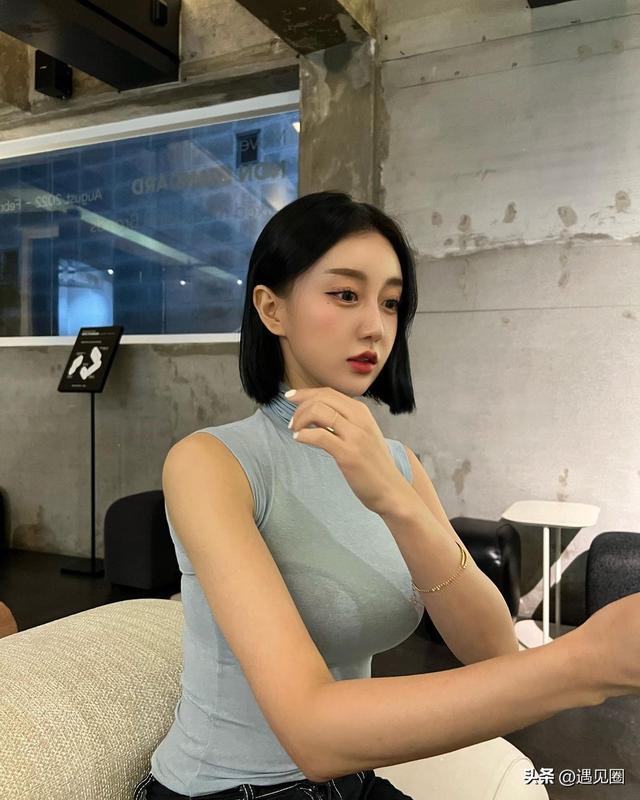 短发正妹火辣对镜自拍「자영」性感泳装诱惑!