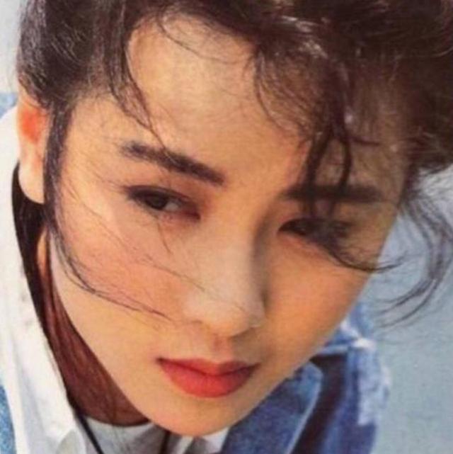 “短发女神”袁洁莹的香艳情史,和她的出道经历