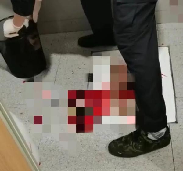41岁女子在沪医院厕所产子,拍拍屁股就走了!医生追问还不承认……