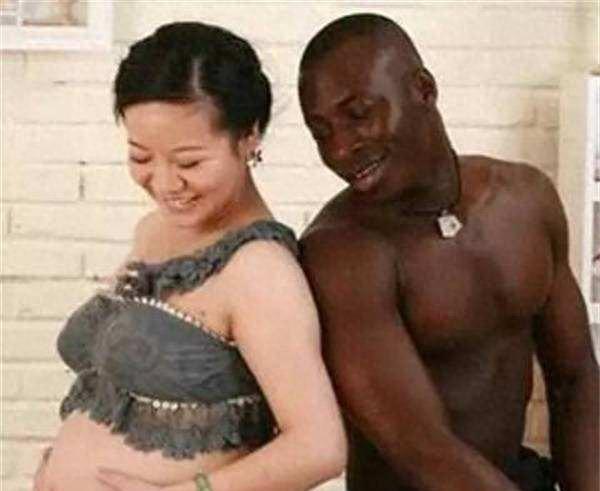 白富美疯狂迷恋黑人壮汉,3年生了2娃,结局如何?