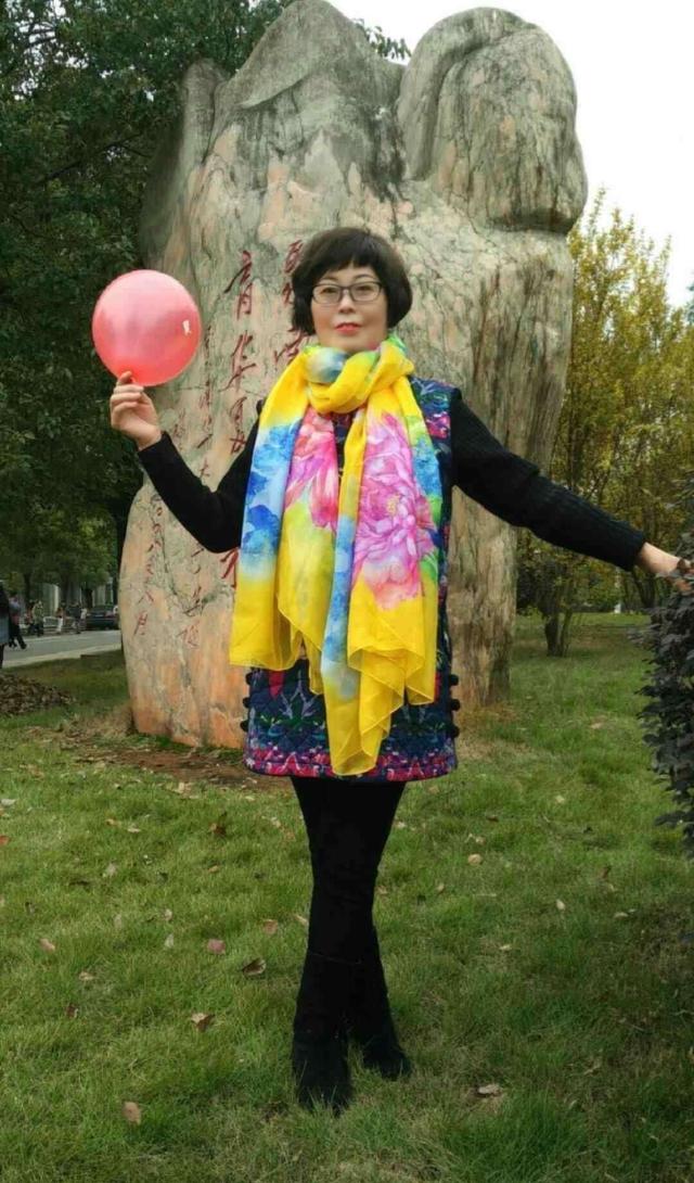 炸裂!云南77级打野老奶奶,徒手砍死伤人野猪,网友炸锅