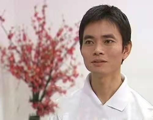 河南穷保安,竟让美国年轻女硕士疯狂倒追,13年过去现状如何