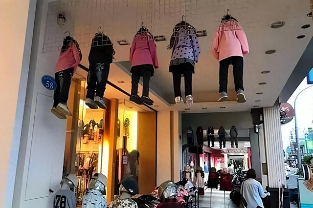周冬雨脱了!上半身全裸“手也不遮”,破尺度大片引热议