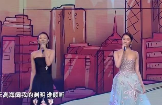 金鹰视后童瑶现身,裤子静电吸腿很尴尬,被指衣服太丑拖累气质?