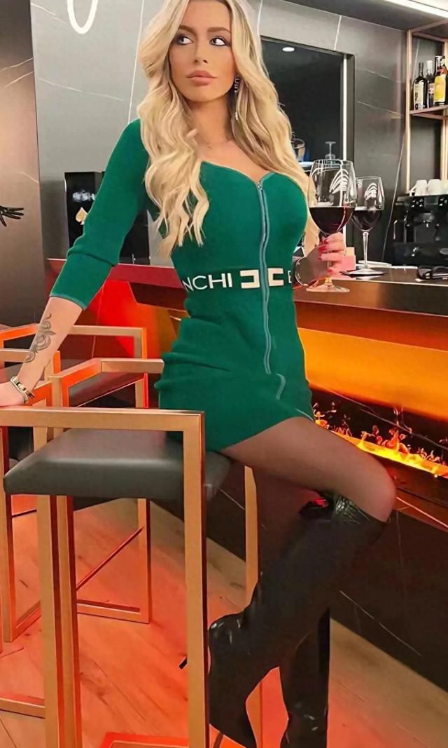 视觉冲击!欧美美女模特独家写真,瞬间点燃你的激情!