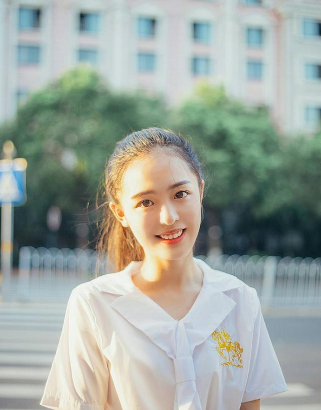 才貌双全的暨南大学校花,长相似清冷的古典美人,网友:又美又飒