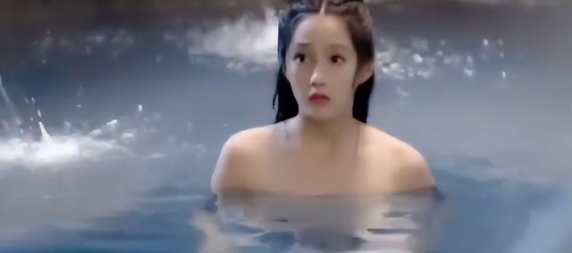 同样是“美人出浴”,有的清纯妩媚惹人怜,剩下的只想摁水里