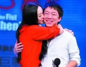 霍思燕一脱成名,现场揉捏杜江的翘臀,曾和黄奕大打口水战