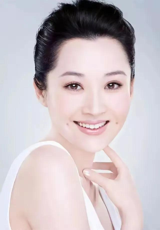 北京美女明星:颜值与才华共璀璨