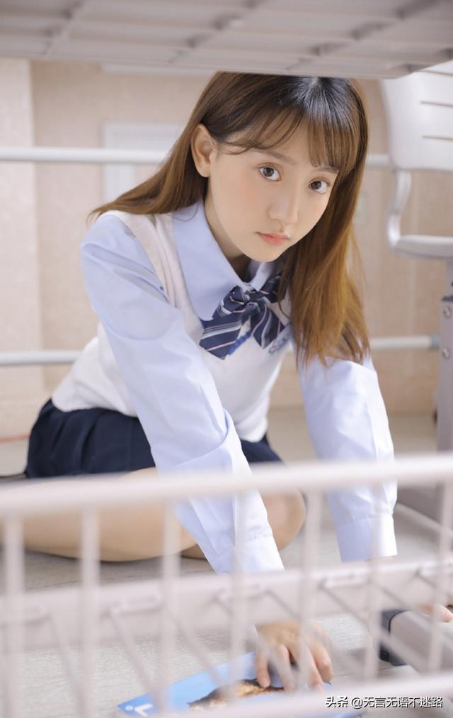 治愈系校花美女,身穿JK制服,有她之处都是青春