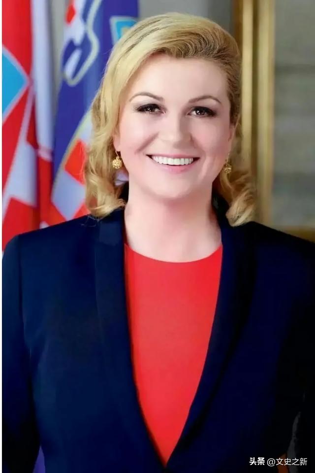 克罗地亚美女总统:身材太好被喷胸大,六大惊世举动,特别爱足球