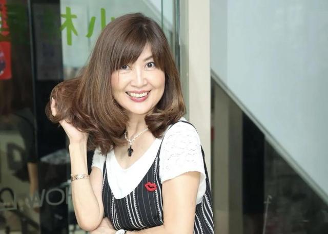 日本71岁美女奶奶颜值逆龄,身材不输少女!和孙子出门被认母子