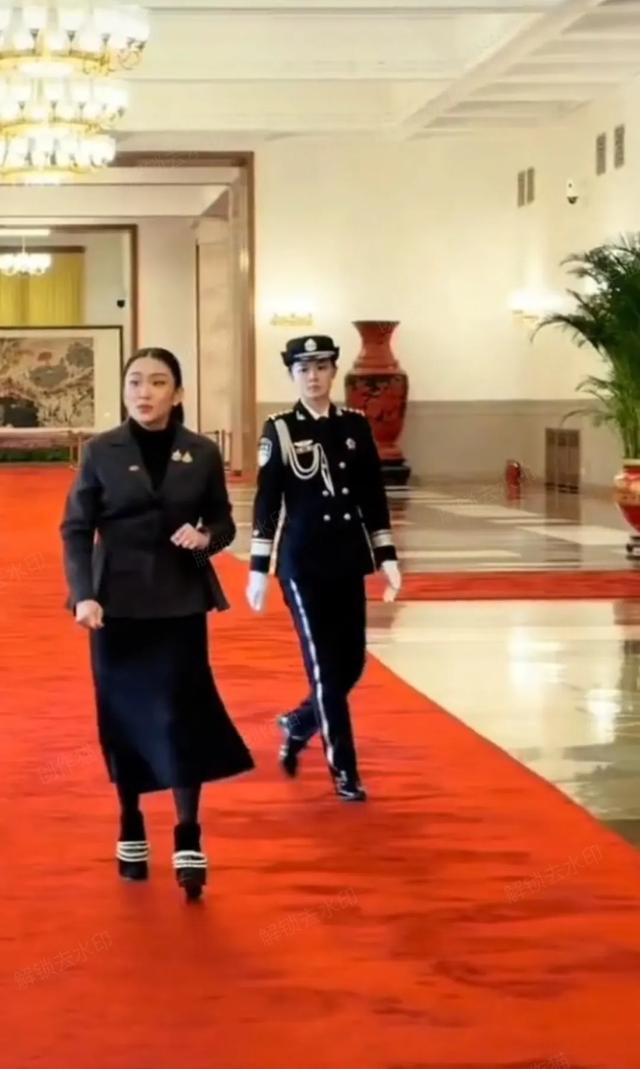 颜值爆表!泰国美女总理访华,特级保镖竟是“冷面女战神”