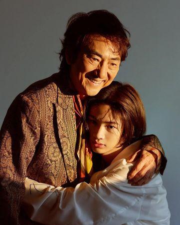 篠原凉子16岁儿「摸外国女生胸部」被抓进警局! 公司还原真相