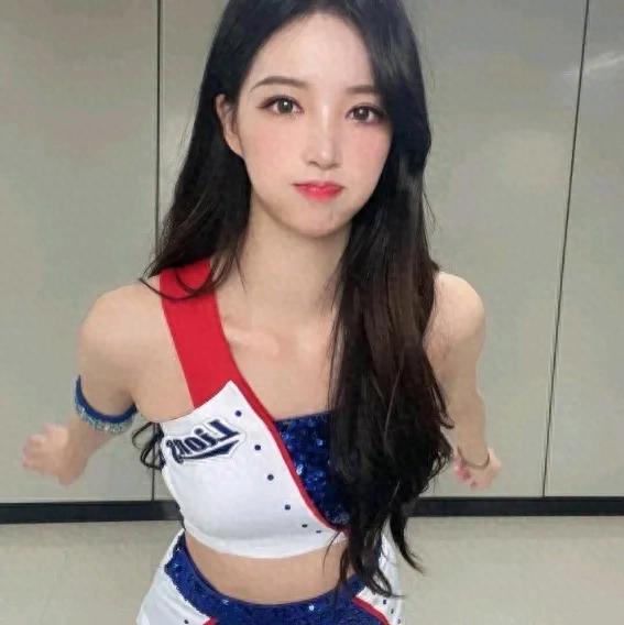 韩国啦啦队网红美女LeeHoZeong身材确实很出色