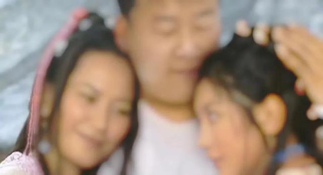 女子地铁内“裸照”被疯传?网友怒了!