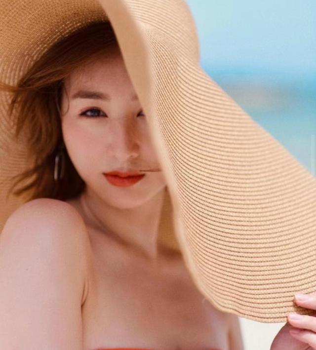 因性感身材频出负面新闻!TVB知名女星压力大曾想轻生:好不开心