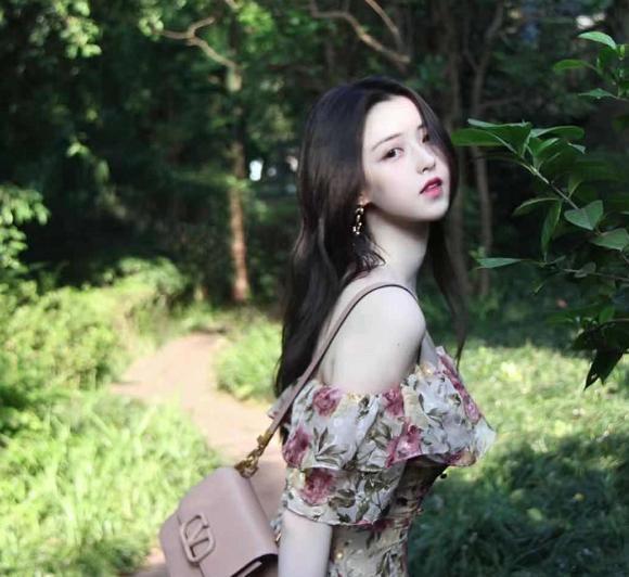 才貌双全的暨南大学校花,长相似清冷的古典美人,网友:又美又飒