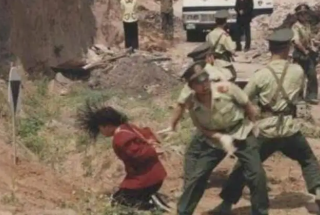 2005年,美女死刑犯毕丽梅被枪决,意外苏醒后,家属哀求饶她一命