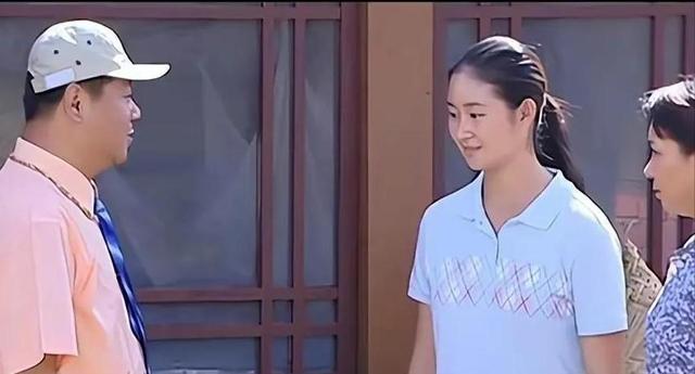 《乡村爱情》中身材最好的女人,脸长腿更长,性格优柔寡断