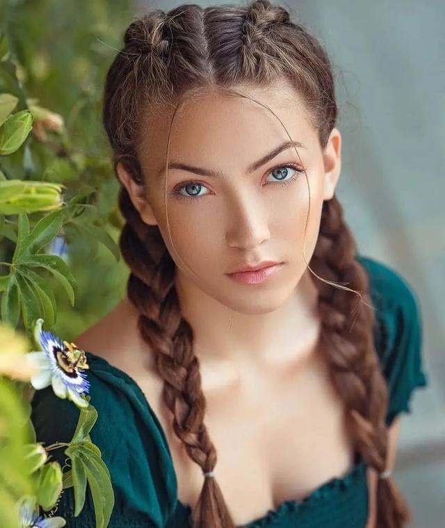 极品自然光美女人像,性感迷人