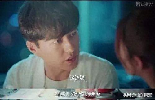 漫漫长夜,我在附近搜到一个性感漂亮的美女