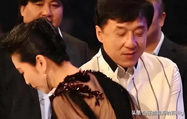 被成龙“泡过”的3位女星,个个人间绝色,是玩玩而已还是真爱?