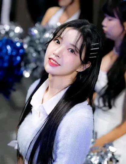 韩国啦啦队网红美女LeeHoZeong身材确实很出色